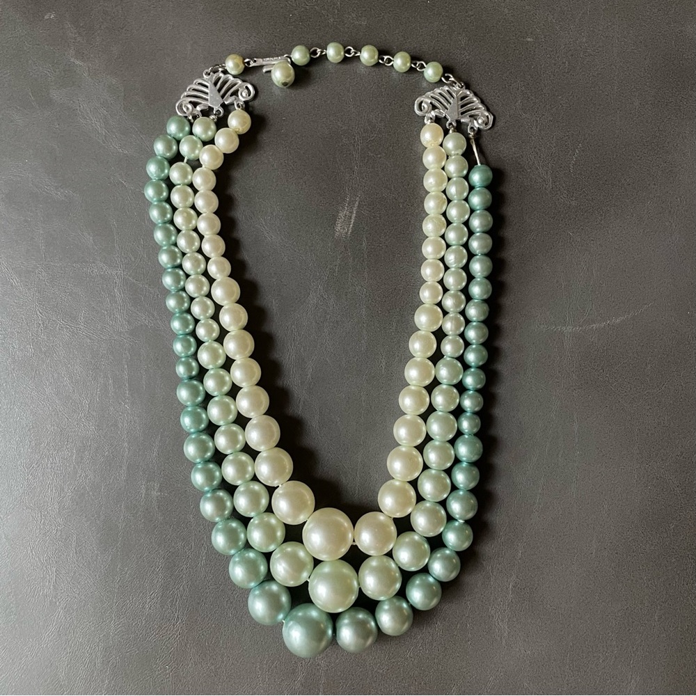 Vintage Fashion necklace layered with turquoise tint beads 13”